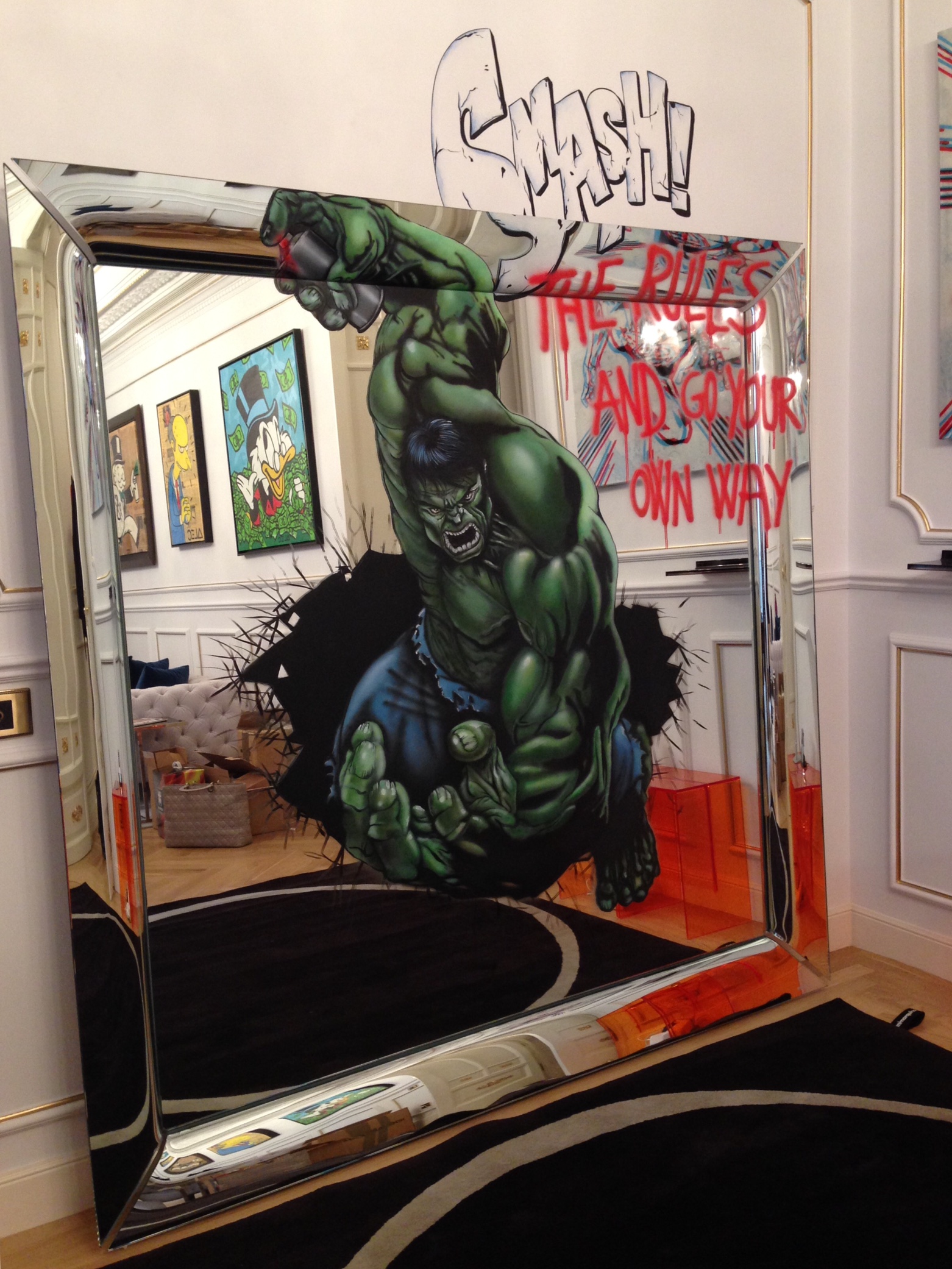 dibujo hulk la masa pintado en espejo de philippe stark